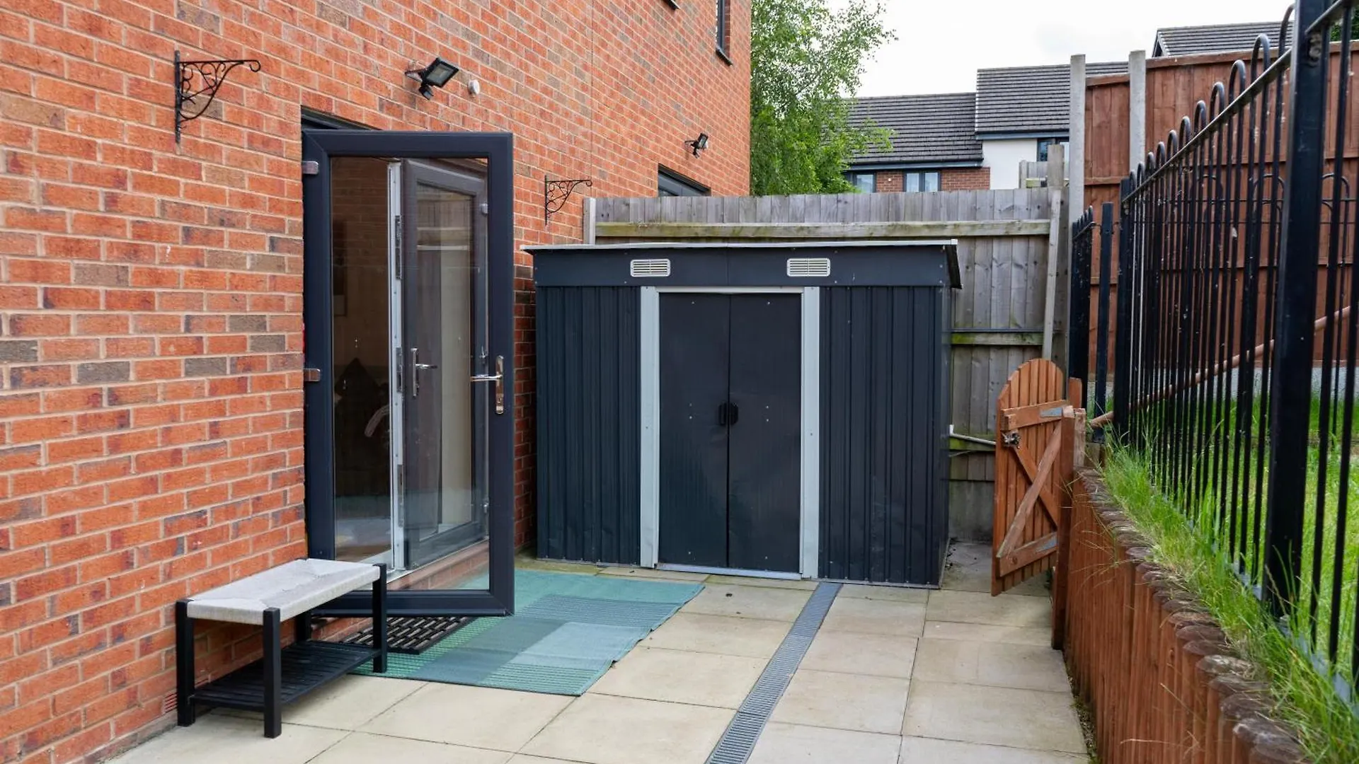 Heart Of Nottingham Free Parking, Cozy, Motorpoint Arena Long Stay Deals 0*,  United Kingdom